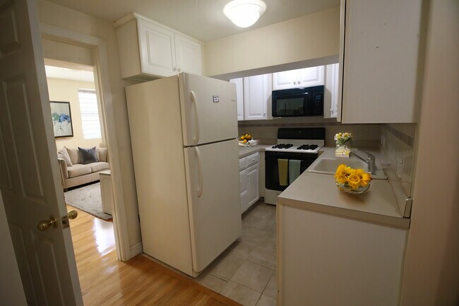 1122 Commonwealth Ave unit 7, Allston, MA 02134 - photo 7