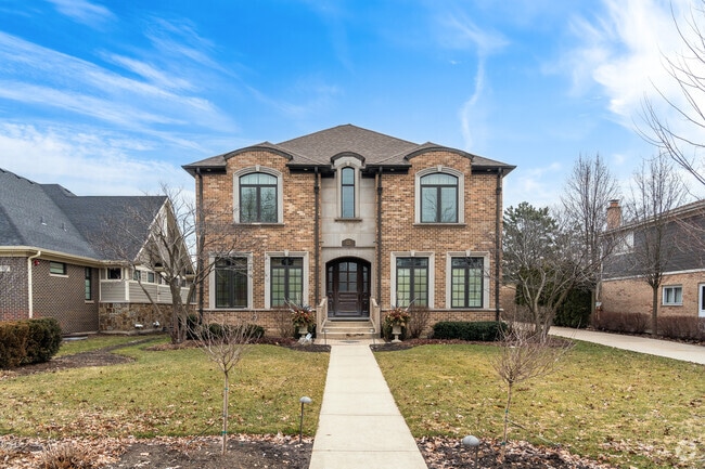 The median price for homes in Park Ridge starts at 540,000 and trends upwards to 1 million.