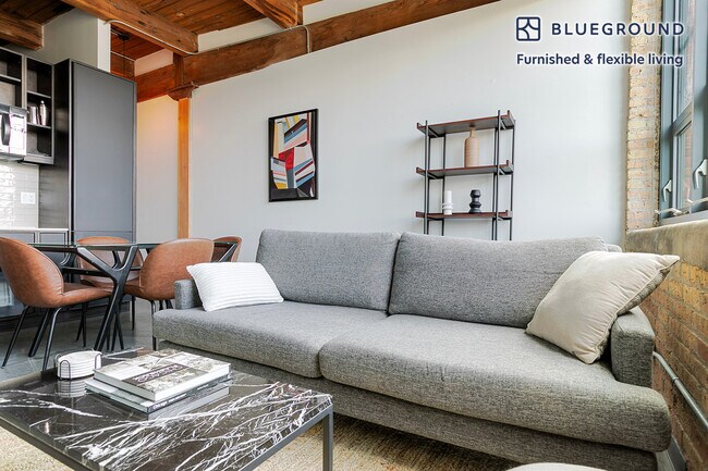 2061 N Southport Ave unit FL3-ID1279, Chicago, IL 60614 - photo 2