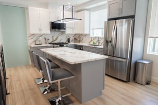 4827 Riverton Ave, Los Angeles, CA 91601