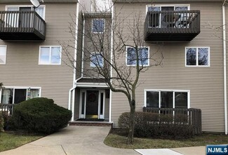 13 Presidential Dr, Englewood, NJ 07631