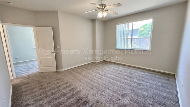 643 W Casanova Ln, Clovis, CA 93619 - photo 7