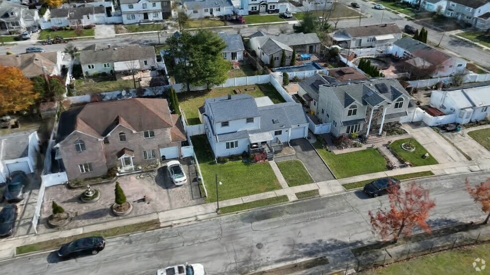 6 Karen Ave, Plainview, NY 11803 - photo 2