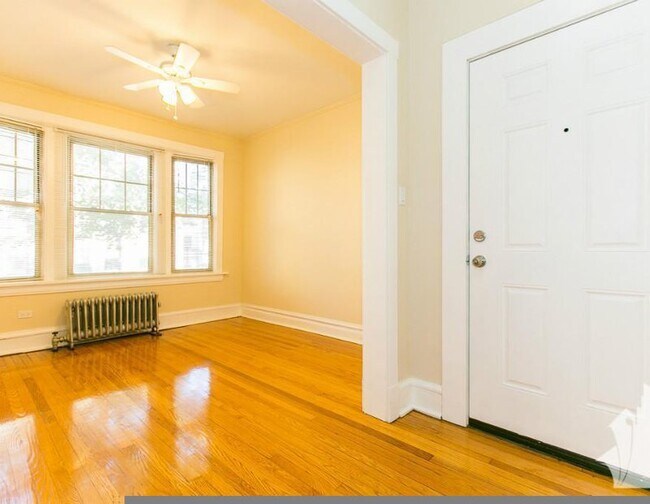 1603 W Berteau Ave unit 1, Chicago, IL 60613 - photo 5