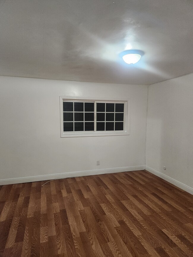 11860 Truro Ave unit 11860 Truro D, Hawthorne, CA 90250 - photo 3