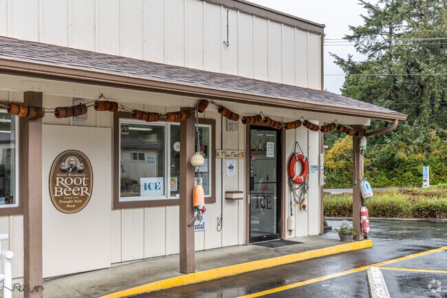 Residents can find groceries and simple conveniences at the Heceta Beach Mini Mart.