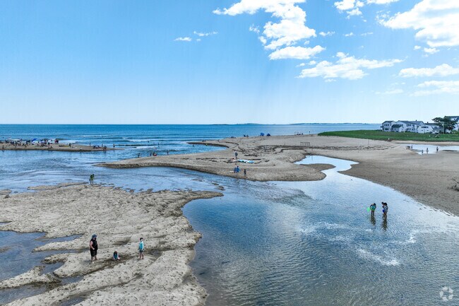Kinney Shores pairs sandy beaches with quiet residential lanes.