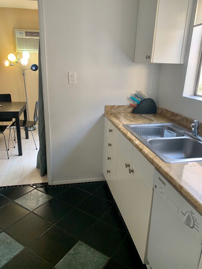 960 Larrabee St unit 116, West Hollywood, CA 90069 - photo 7