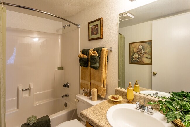1BR, 1BA - 550SF