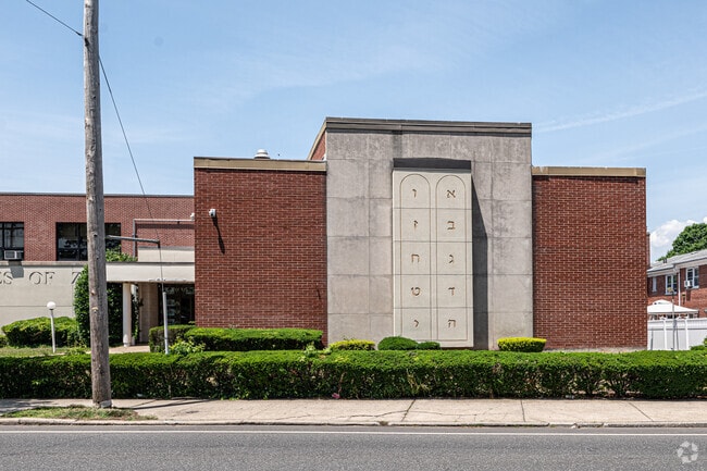 Cheder at the Ohel has approximately 70 students in Valley Stream.