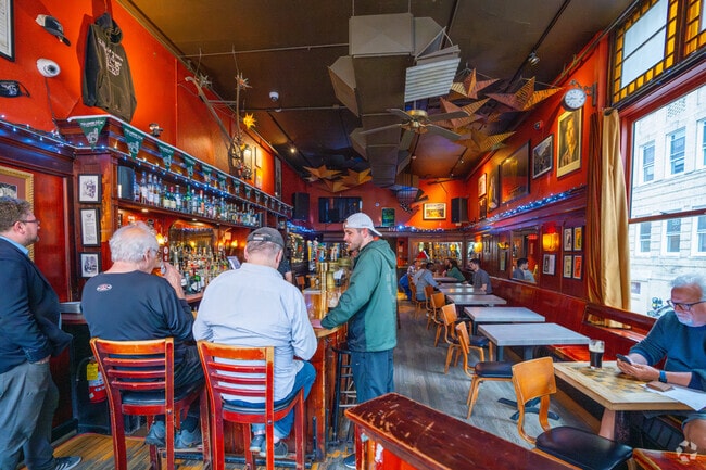 The Plough and Stars is a local Irish bar offering live music and yummy dishes.