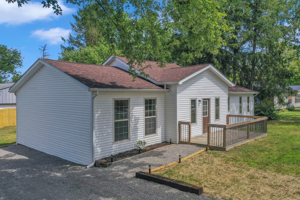 5170 Fairfield Beach Rd NE, Thornville, OH 43076 - photo 1