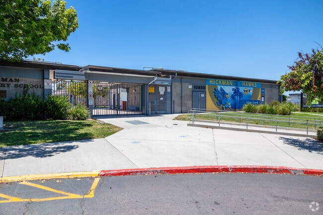 An entrance view of Hickman Elementary School located in Mira Mesa