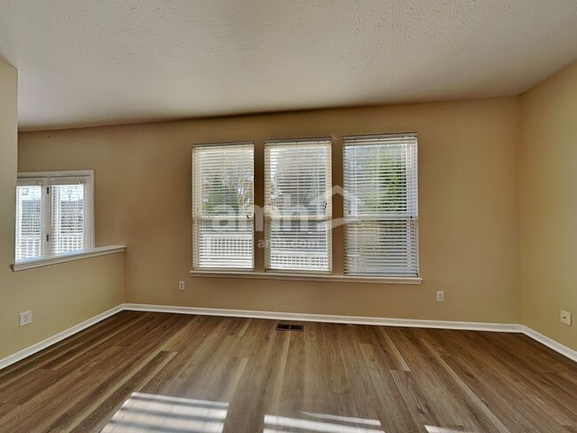 11795 Langham Crescent Ct, Fishers, IN 46037 - photo 4