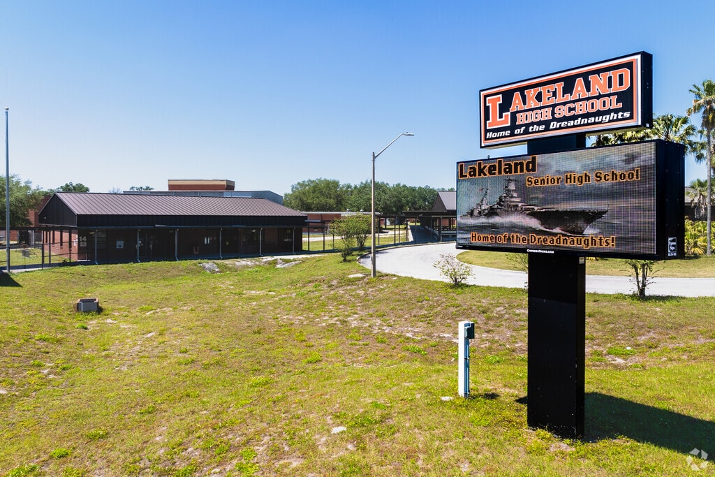 LHS was established in 1898 and is the oldest public high school in Lakeland.