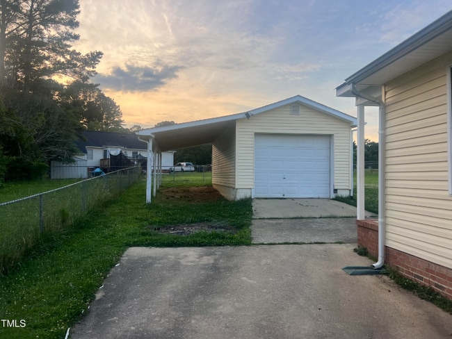 404 Cardinal Dr, Clayton, NC 27520 - photo 6