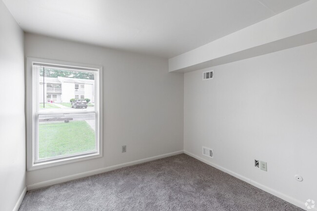 Emerald Pond Estates | Renovated 1 & 2 Bedroom Apartments, Ellenville, NY 12428 - photo 7