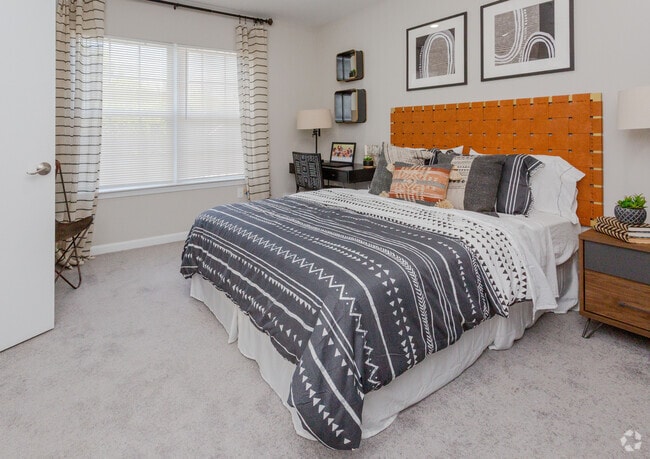 Renaissance Properties, North Brunswick, NJ 08902 - photo 3