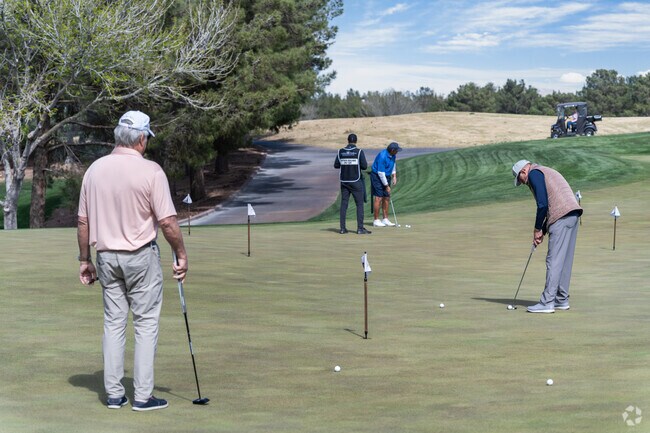 Golfing is a local favorite pastime activity in Southern Highlands.