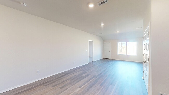 403 B W Cloud Dr, Siloam Springs, AR 72761 - photo 4