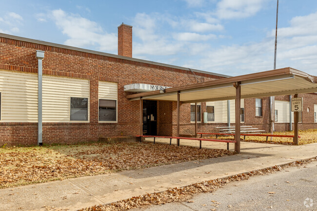 Morris Elementary school is located in OK.