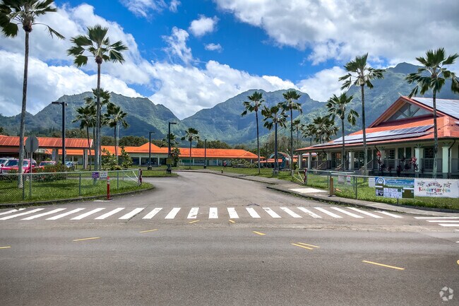 Hanelei Elementary School is the only public school in town.