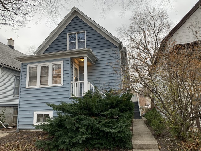 318 N 41st St unit 318B, Milwaukee, WI 53208 - photo 2