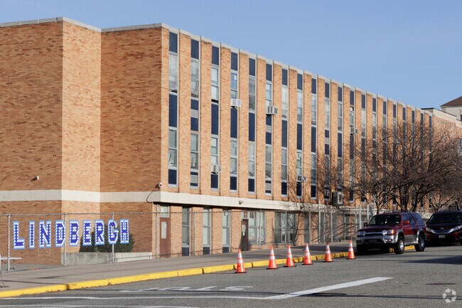 Lindbergh Elementary School in Palisades Park, NJ serves 731 students in grades 1-6.