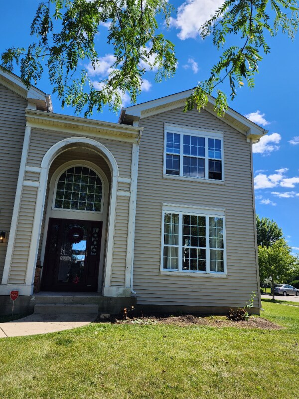 6700 Pine Ln, Carpentersville, IL 60110