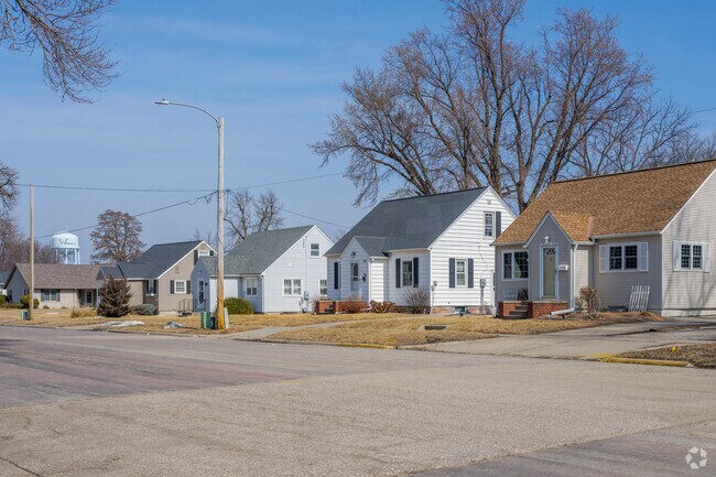Cape Cod style and Ranch style homes can be found throughout the Central part of Waseca.
