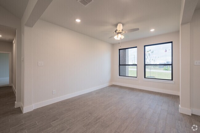 Juniper - Dining Room