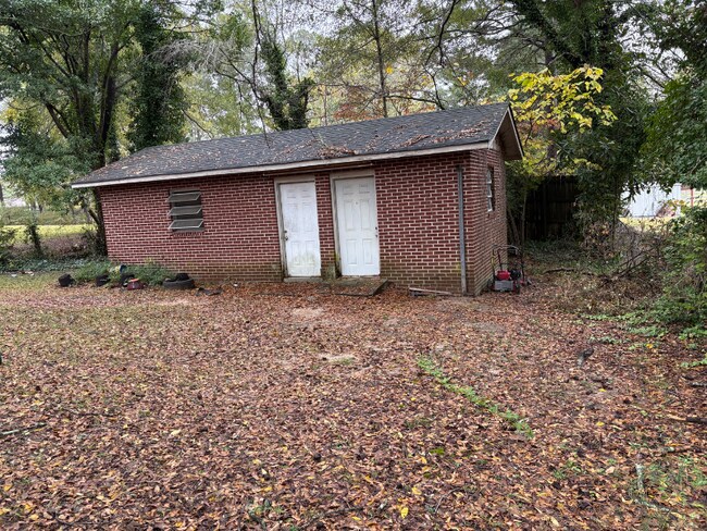 131 Pine Cir, Winder, GA 30680 - photo 3