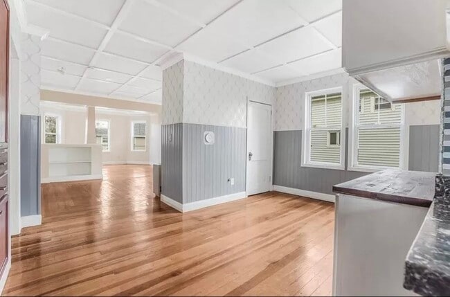 475 Tecumseh St unit 1, Fall River, MA 02721 - photo 5