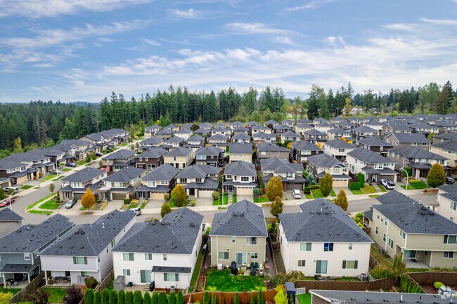 Find traditional residential homes in the Southeast Auburn.