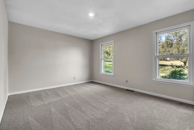 425 Centennial Ave, Lewisburg, TN 37091 - photo 5