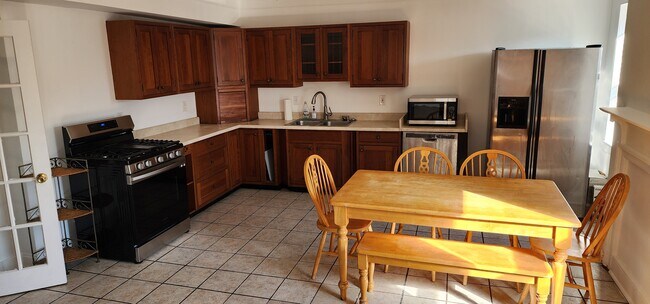 501 Fairmount Ave unit 3, Philadelphia, PA 19123 - photo 2