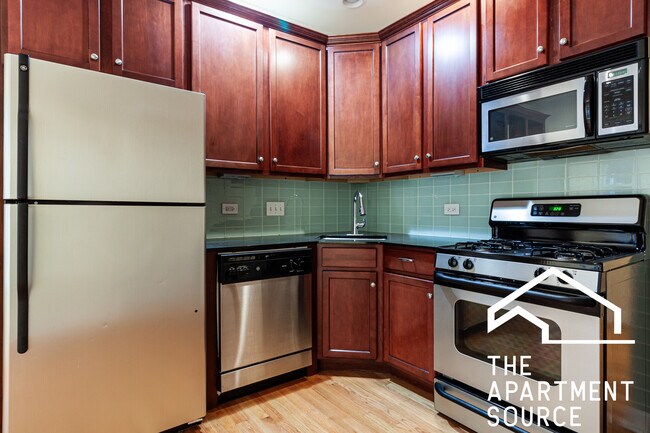 3246 N Clifton Ave unit E1, Chicago, IL 60657 - photo 4