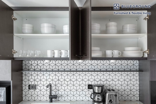 101 E 10th St unit FL4-ID1182, New York, NY 10003 - photo 6