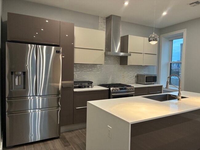 100 Oak St unit 3, Weehawken, NJ 07086 - photo 3