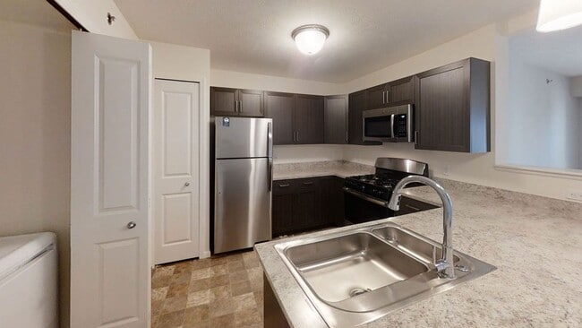 Andover Pointe Apartment Homes, Omaha, NE 68138 - photo 2