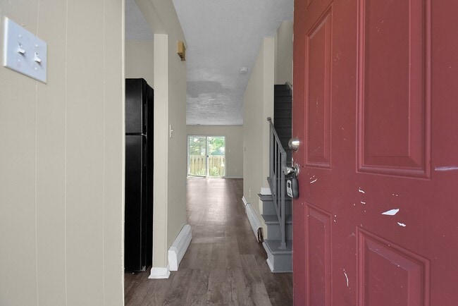 2401 Belcher Dr, Columbus, OH 43224 - photo 2