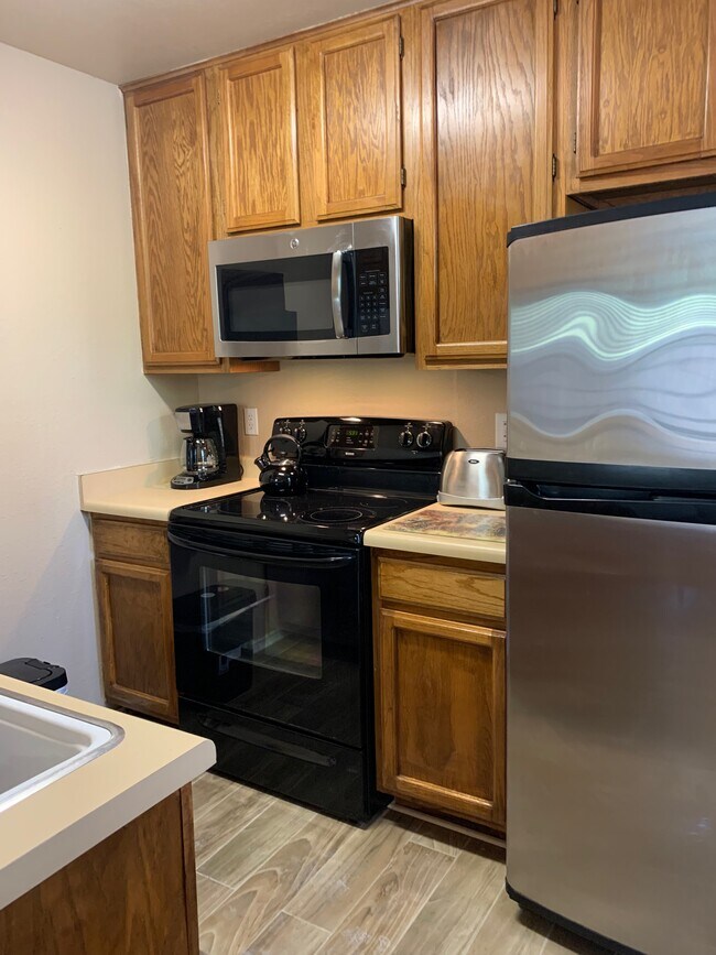 6027 Wood Pass unit 711, San Antonio, TX 78249 - photo 5