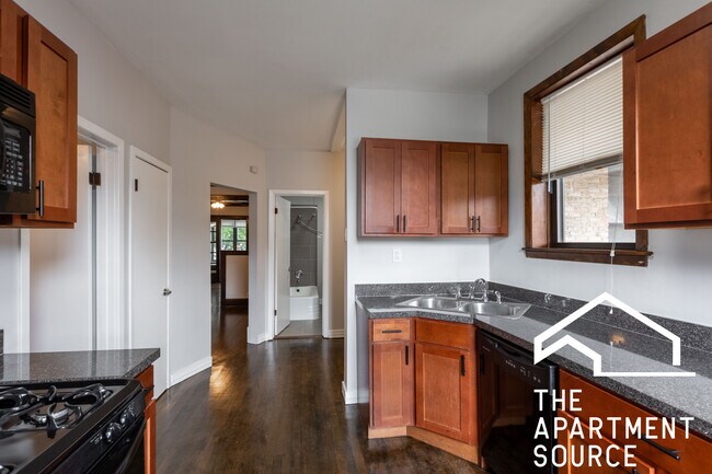 3823 N Drake Ave unit 1, Chicago, IL 60618 - photo 4