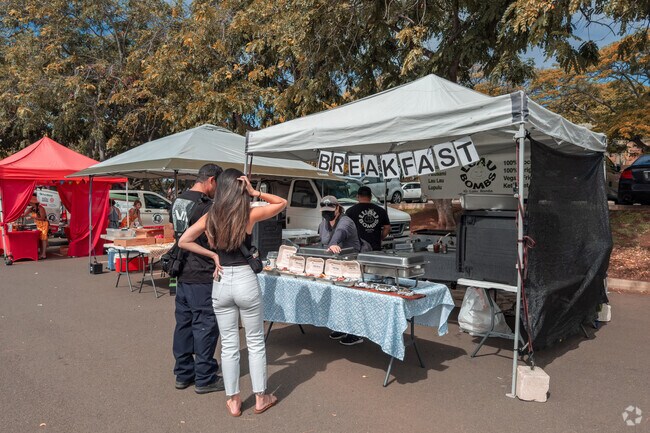 Stop by Kapiolani Community College for some yummy treats.