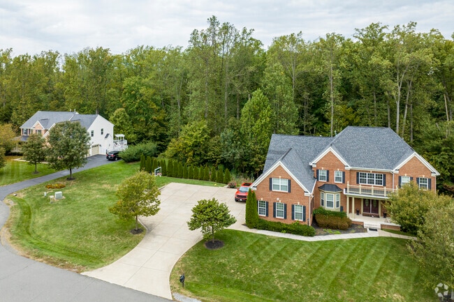 Areas of South Manassas provide large homes, big yards, and peaceful community atmosphere.