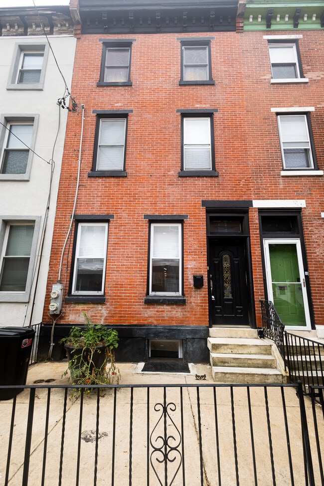 1826 W Master St, Philadelphia, PA 19121