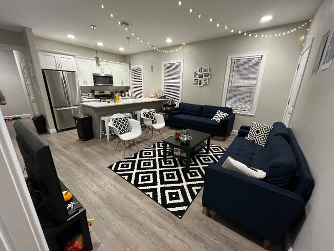 14 Trenton St unit 3, Providence, RI 02906 - photo 3