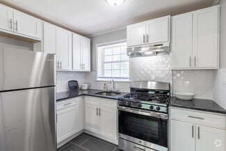 147 Hillcrest Ave, West Hartford, CT 06110