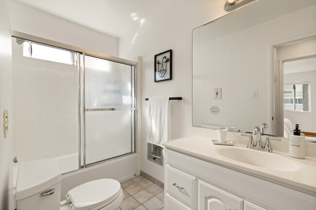 1169 Amherst Ave unit 1173-1/2, Los Angeles, CA 90049 - photo 7