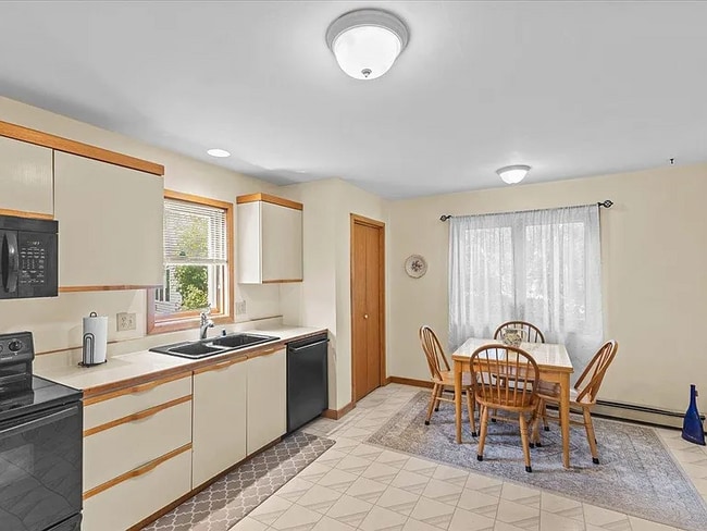 48 Thayer Bay Cir, Colchester, VT 05446 - photo 7